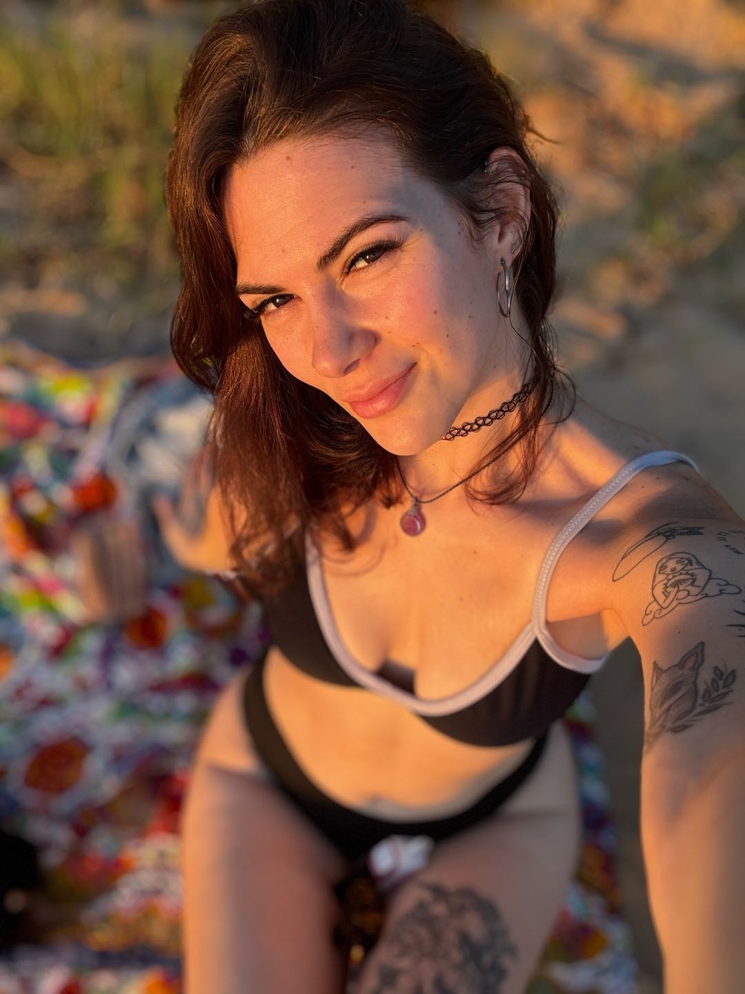 Paz — a verified 18+ adult on camera in the video chat now