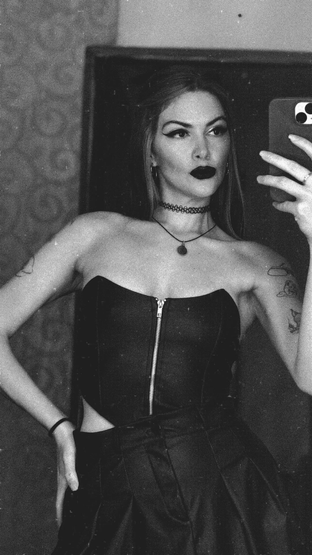 Paz — adult video chat with strangers, online tonight